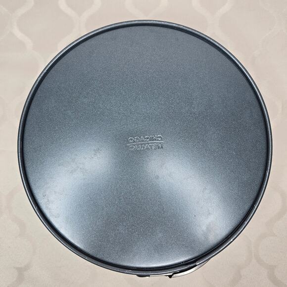 CHICAGO METALLIC Non-Stick Springform Cheesecake Cake Pan Form - Picture 6 of 7